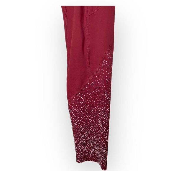 Zyia Active Light N Luxe Reflective Hi Rise Merlot Pocket Leggings - Picture 5 of 10